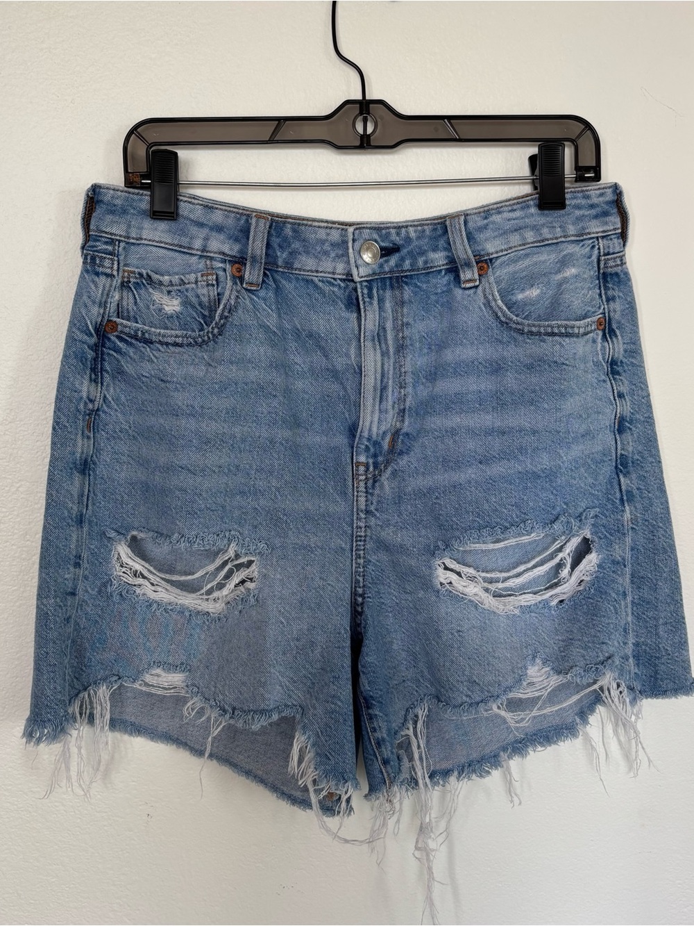 American Eagle Outfitters Baggy Mom Shorts Distressed Light Blue Denim Jean